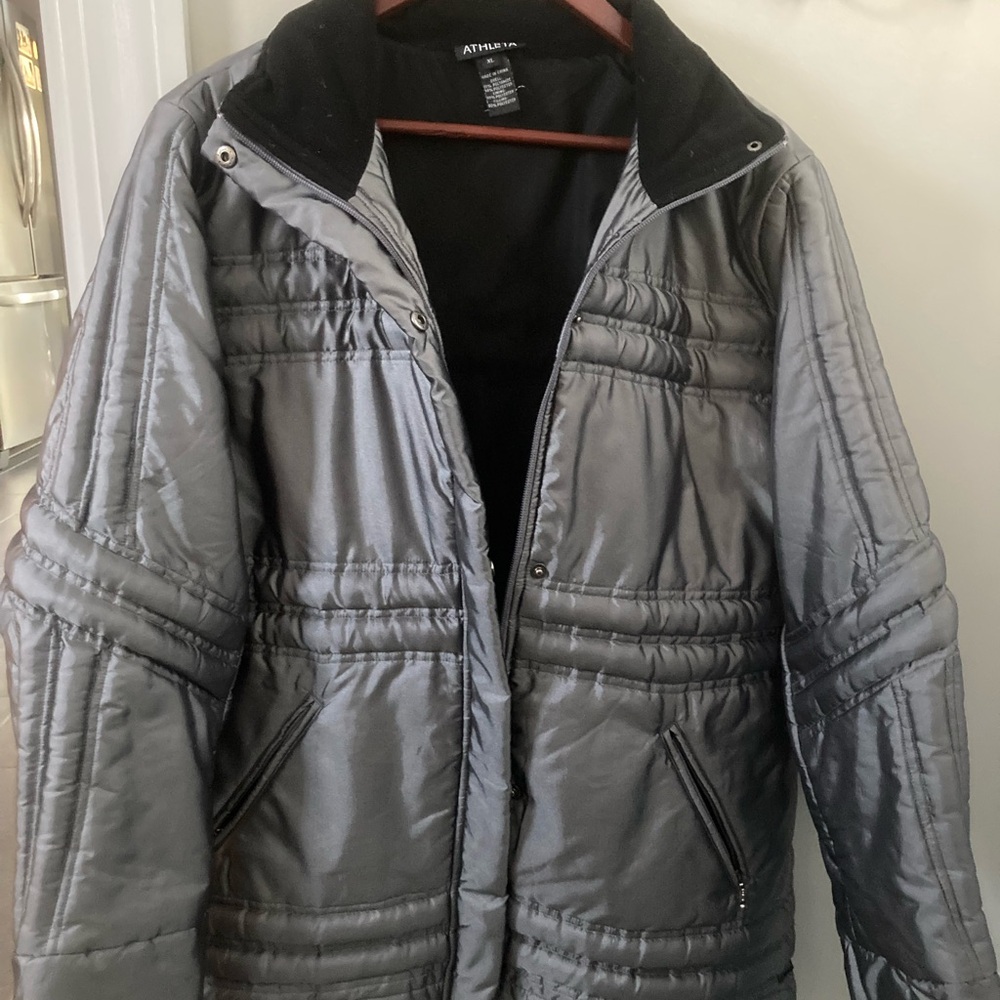 Gray Puffer Jacket with Quilted Design and High Collar